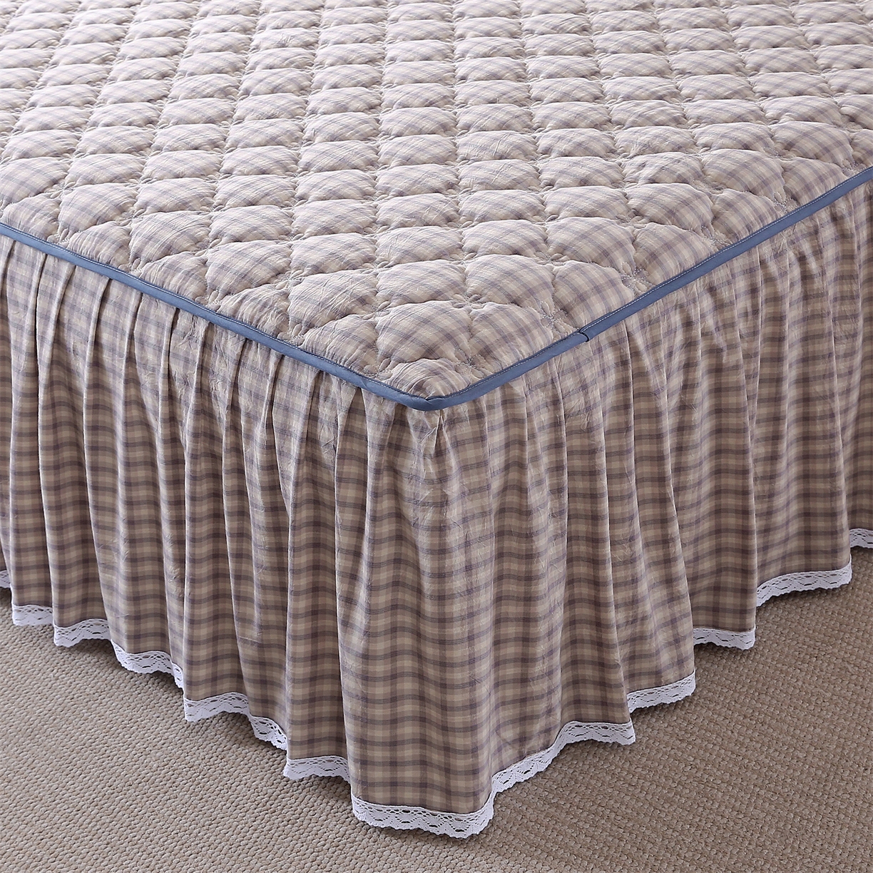 91家纺网 家纺一手货源 找家纺 欧妮家纺 2026新款无印全棉水洗棉夹棉单床裙-三件套 全棉夹棉床裙浣花灰格