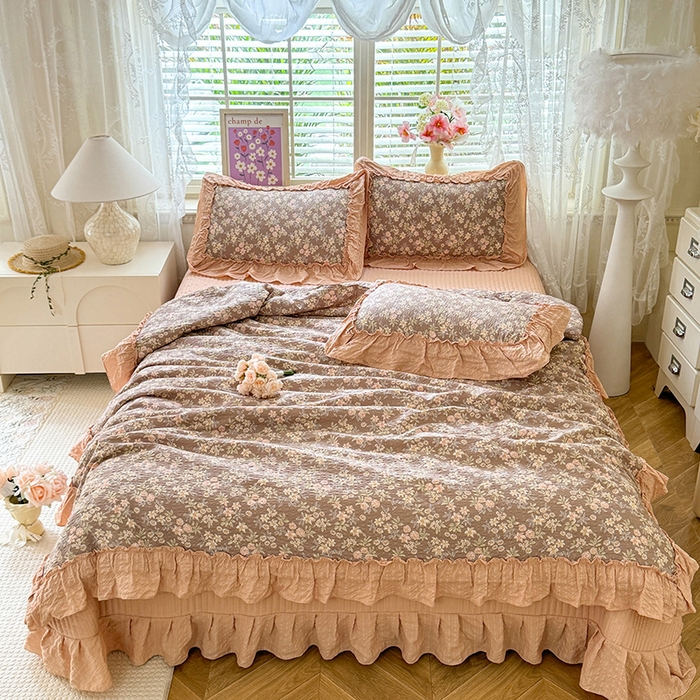 91家纺网 家纺一手货源 找家纺 韩约家纺 2026新款法式大花边床盖款泡芙棉夏凉被空调被四件套 繁花