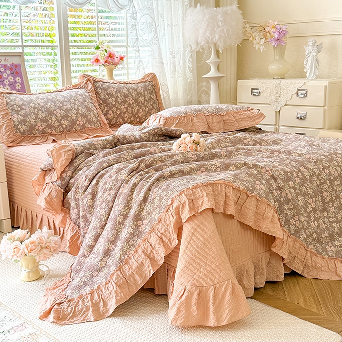 91家纺网 家纺一手货源 找家纺 韩约家纺 2026新款法式大花边床盖款泡芙棉夏凉被空调被四件套 繁花