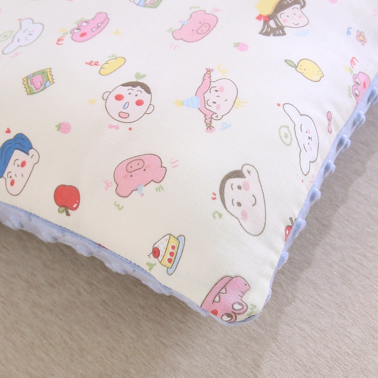 91家纺网 家纺一手货源 找家纺 珍贝家纺 2026新款全棉双层纱豆豆连套枕 卡通-白