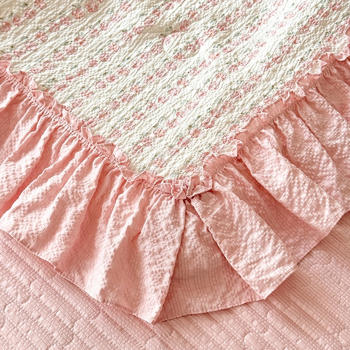 91家纺网 家纺一手货源 找家纺 韩约家纺 2026新款法式大花边床盖款泡芙棉夏凉被空调被四件套 花沐