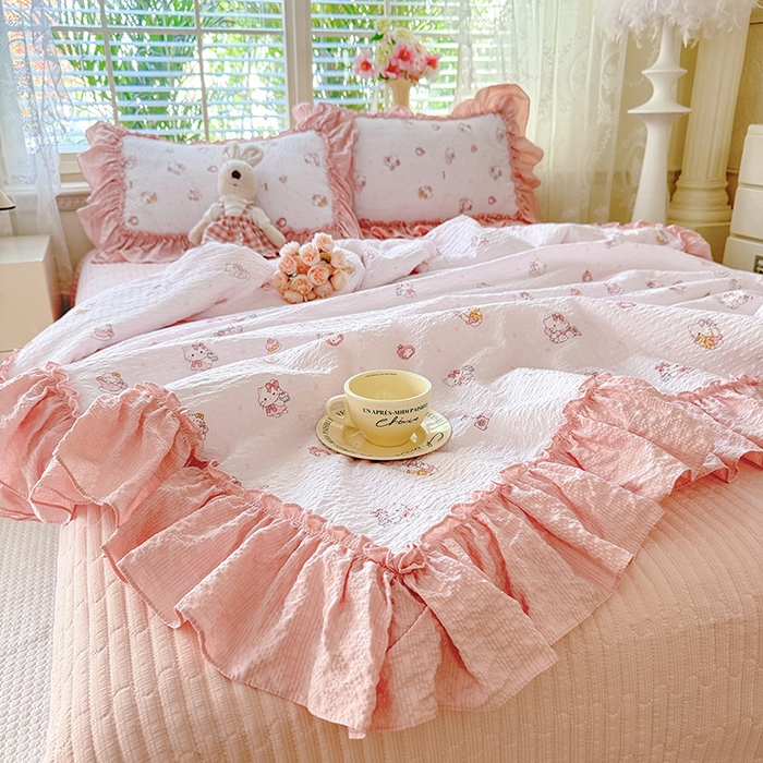 91家纺网 家纺一手货源 找家纺 韩约家纺 2026新款法式大花边床盖款泡芙棉夏凉被空调被四件套 宝贝甜心