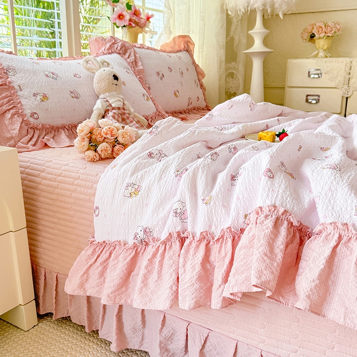 91家纺网 家纺一手货源 找家纺 韩约家纺 2026新款法式大花边床盖款泡芙棉夏凉被空调被四件套 宝贝甜心