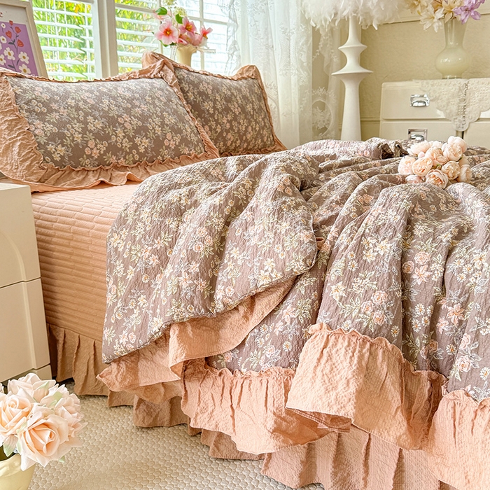 91家纺网 家纺一手货源 找家纺 韩约家纺 2026新款法式大花边床盖款泡芙棉夏凉被空调被四件套 繁花