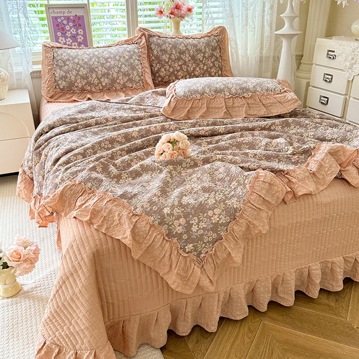 91家纺网 家纺一手货源 找家纺 韩约家纺 2026新款法式大花边床盖款泡芙棉夏凉被空调被四件套 繁花