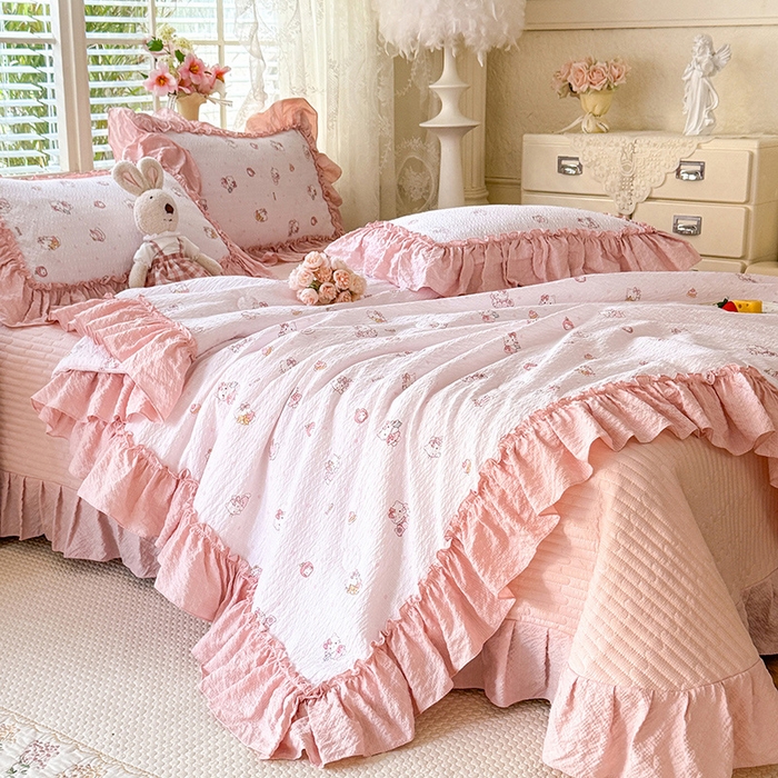 91家纺网 家纺一手货源 找家纺 韩约家纺 2026新款法式大花边床盖款泡芙棉夏凉被空调被四件套 宝贝甜心