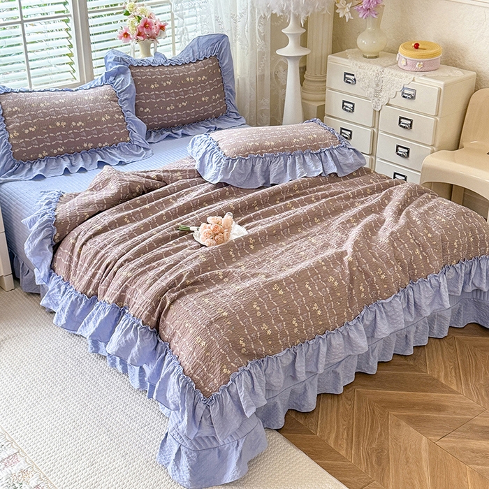 91家纺网 家纺一手货源 找家纺 韩约家纺 2026新款法式大花边床盖款泡芙棉夏凉被空调被四件套 木槿