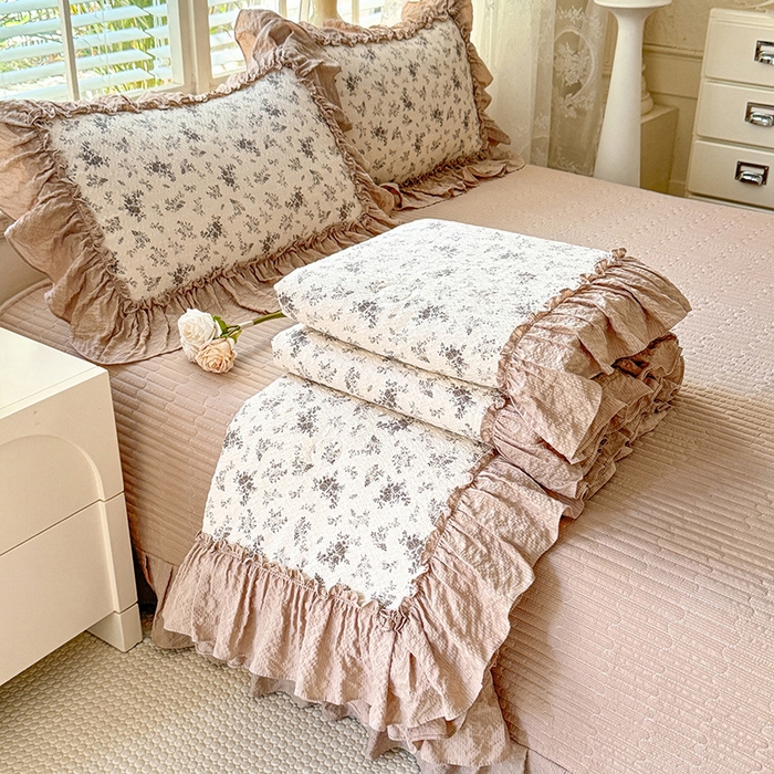 韩约家纺 2026新款法式大花边床盖款泡芙棉夏凉被空调被四件套 倚梦
