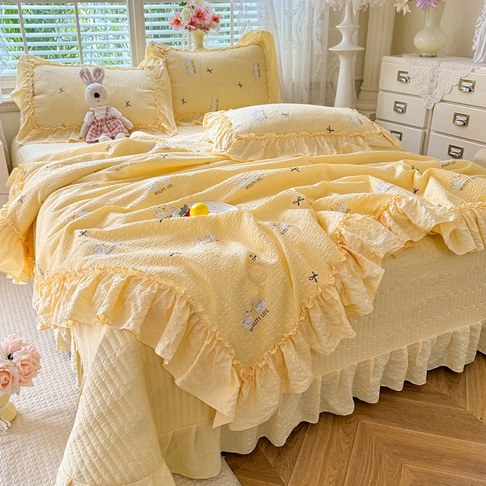 91家纺网 家纺一手货源 找家纺 韩约家纺 2026新款法式大花边床盖款泡芙棉夏凉被空调被四件套 妮可