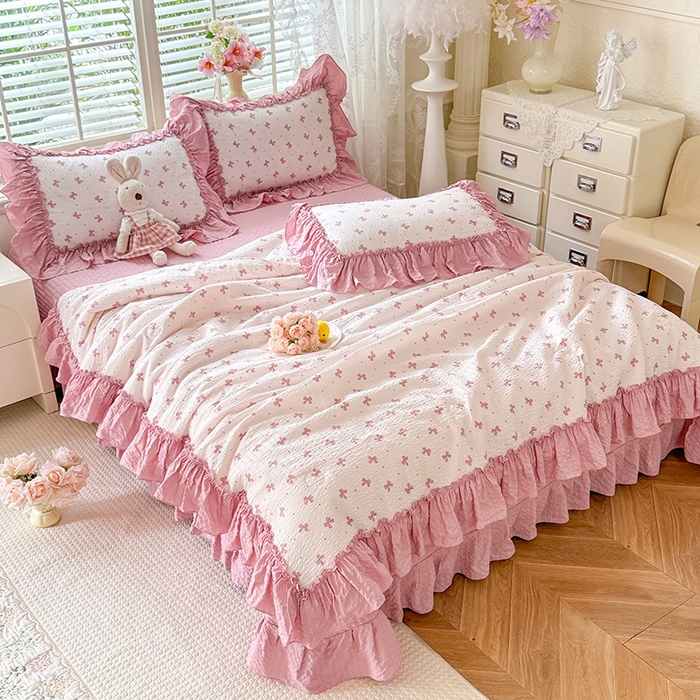 91家纺网 家纺一手货源 找家纺 韩约家纺 2026新款法式大花边床盖款泡芙棉夏凉被空调被四件套 蝶语