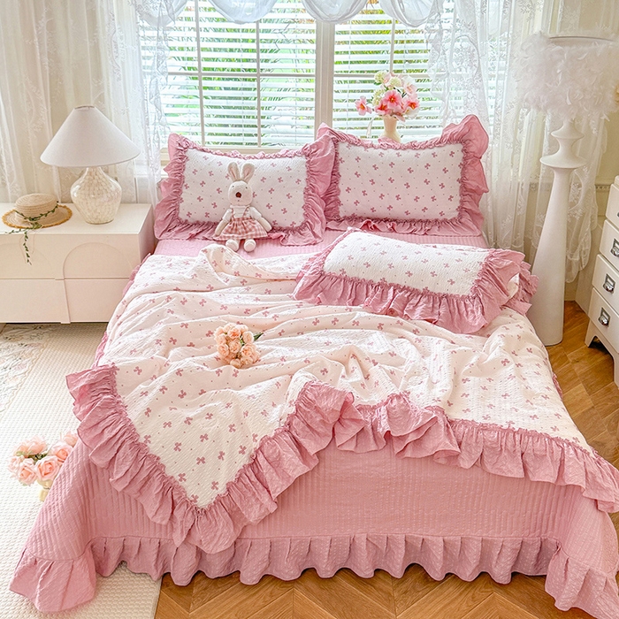 91家纺网 家纺一手货源 找家纺 韩约家纺 2026新款法式大花边床盖款泡芙棉夏凉被空调被四件套 蝶语