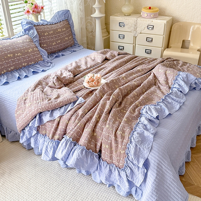 91家纺网 家纺一手货源 找家纺 韩约家纺 2026新款法式大花边床盖款泡芙棉夏凉被空调被四件套 木槿