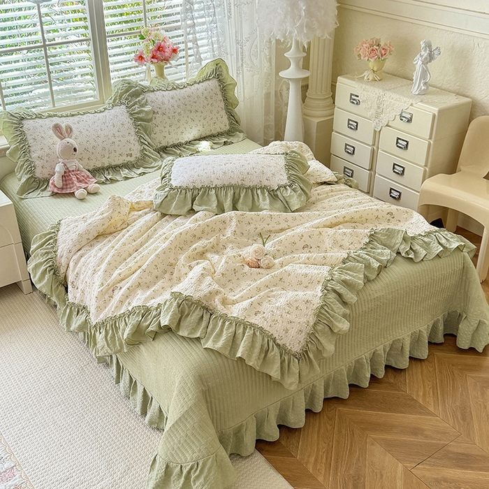 91家纺网 家纺一手货源 找家纺 韩约家纺 2026新款法式大花边床盖款泡芙棉夏凉被空调被四件套 绿意