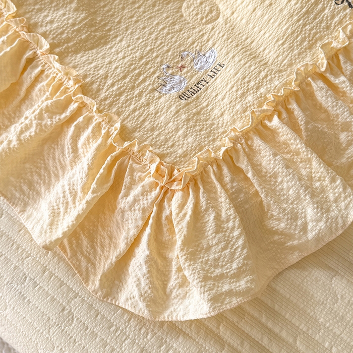 91家纺网 家纺一手货源 找家纺 韩约家纺 2026新款法式大花边床盖款泡芙棉夏凉被空调被四件套 妮可