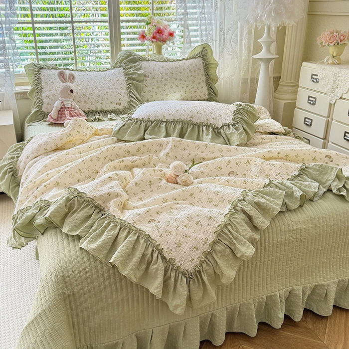 91家纺网 家纺一手货源 找家纺 韩约家纺 2026新款法式大花边床盖款泡芙棉夏凉被空调被四件套 绿意