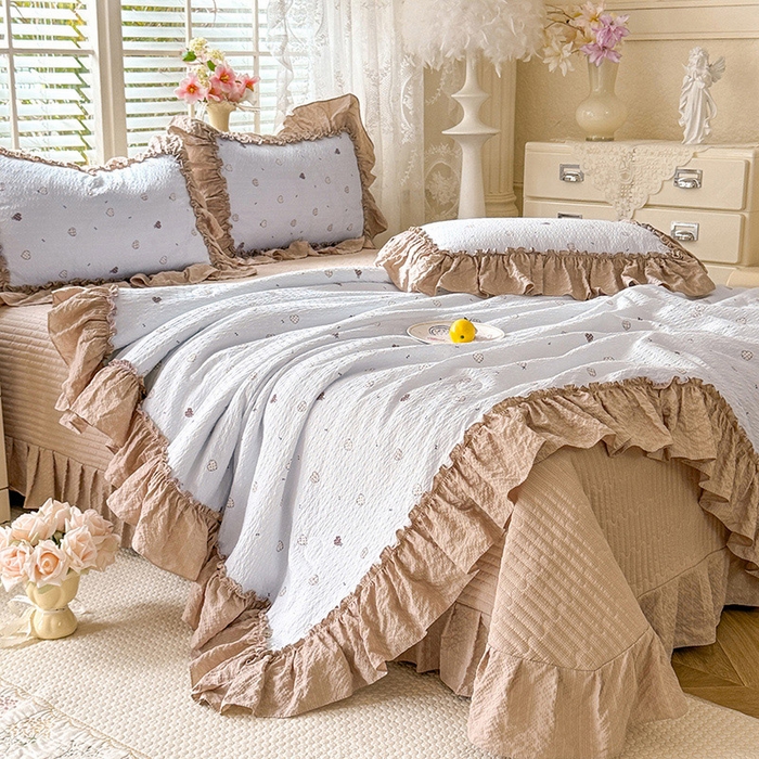 91家纺网 家纺一手货源 找家纺 韩约家纺 2026新款法式大花边床盖款泡芙棉夏凉被空调被四件套 星语