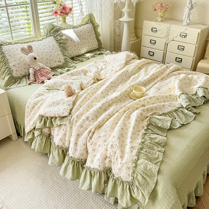91家纺网 家纺一手货源 找家纺 韩约家纺 2026新款法式大花边床盖款泡芙棉夏凉被空调被四件套 绿意