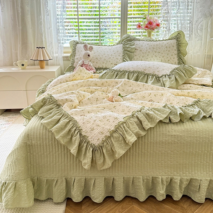 91家纺网 家纺一手货源 找家纺 韩约家纺 2026新款法式大花边床盖款泡芙棉夏凉被空调被四件套 绿意