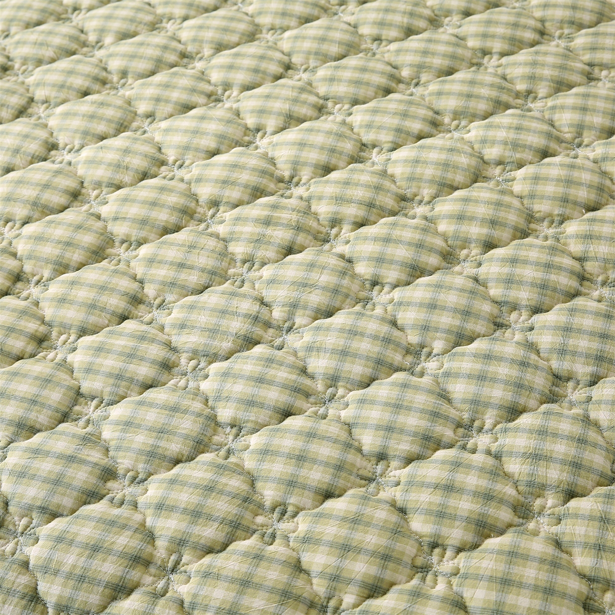 91家纺网 家纺一手货源 找家纺 欧妮家纺 2026新款无印全棉水洗棉夹棉单床裙-三件套 全棉夹棉床裙浣花草绿