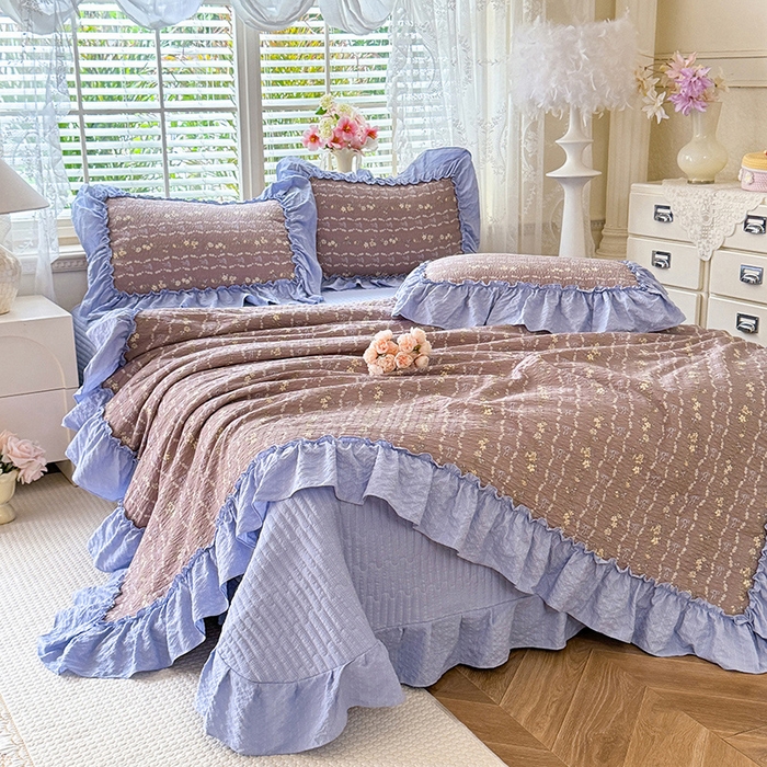 91家纺网 家纺一手货源 找家纺 韩约家纺 2026新款法式大花边床盖款泡芙棉夏凉被空调被四件套 木槿