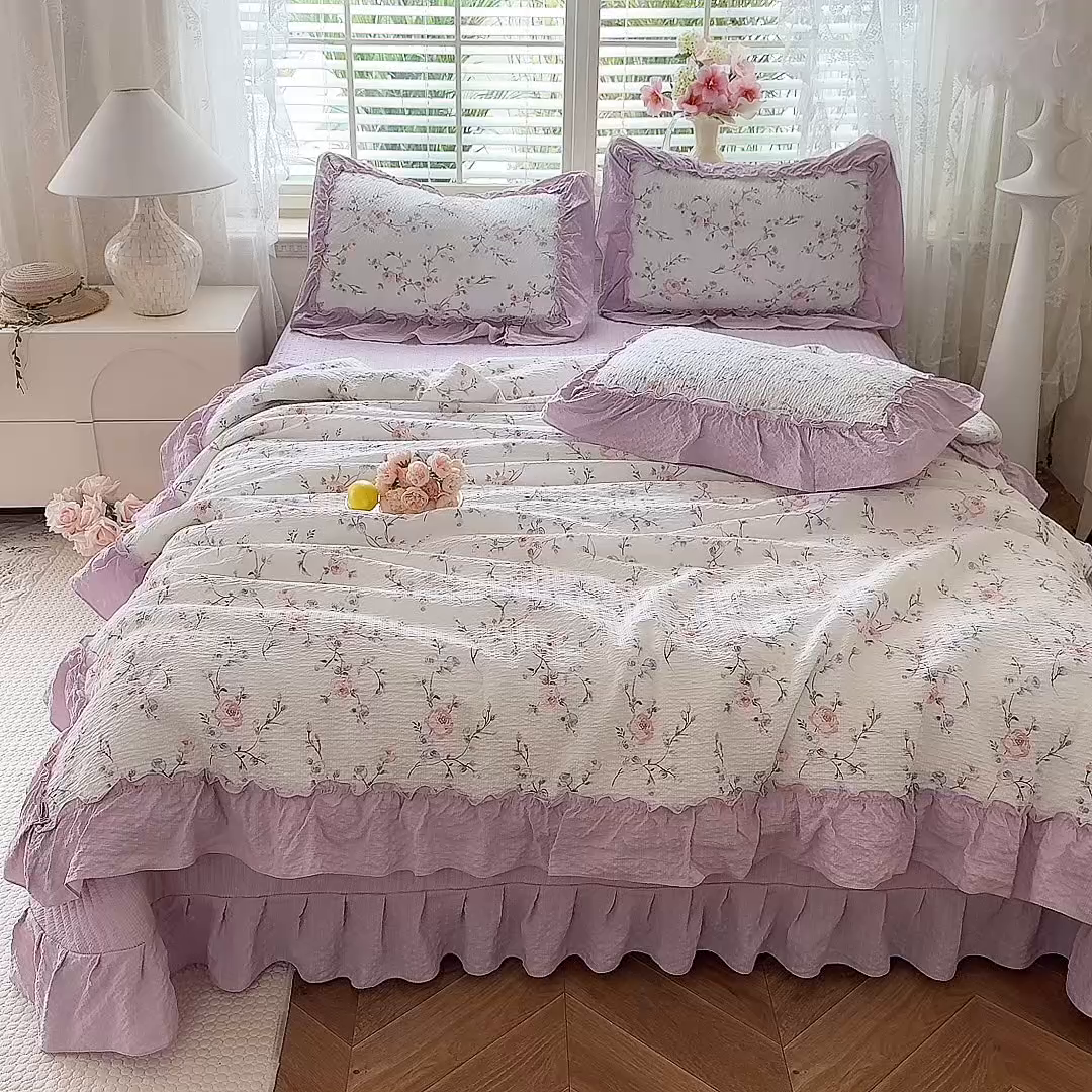 91家纺网 家纺一手货源 找家纺 韩约家纺 2026新款法式大花边床盖款泡芙棉夏凉被空调被四件套 春旭