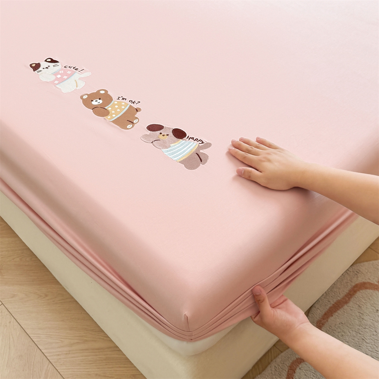 91家纺网 家纺一手货源 找家纺 居眠 2026新款A类全棉卡通刺绣单层童话乐园床笠 童话乐园-粉