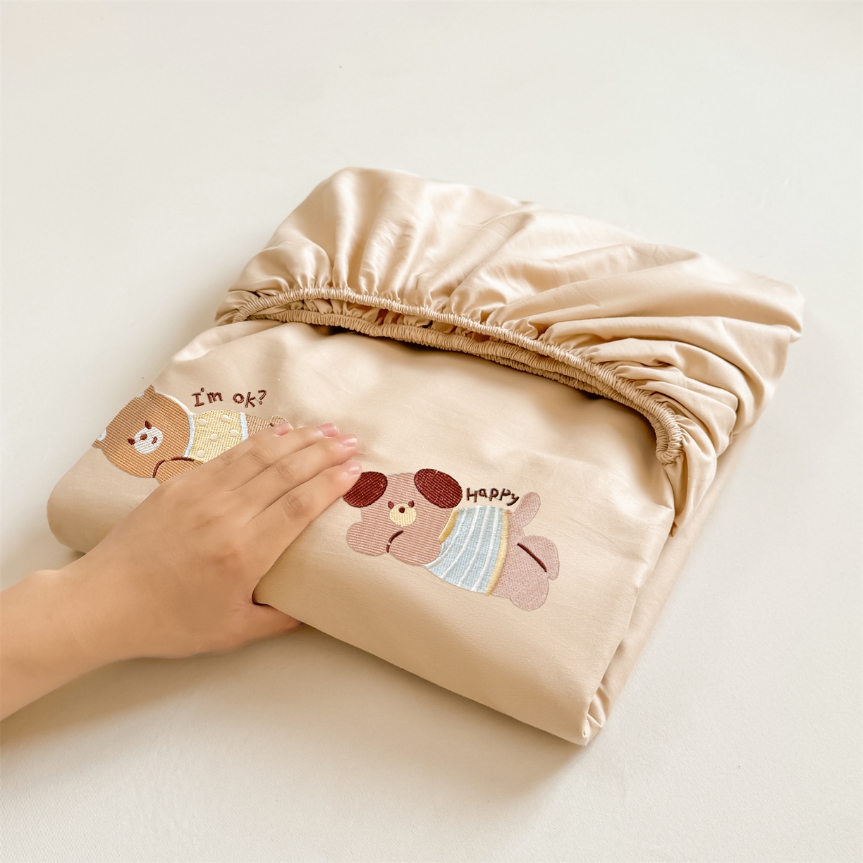 91家纺网 家纺一手货源 找家纺 居眠 2026新款A类全棉卡通刺绣单层童话乐园床笠 童话乐园-咖