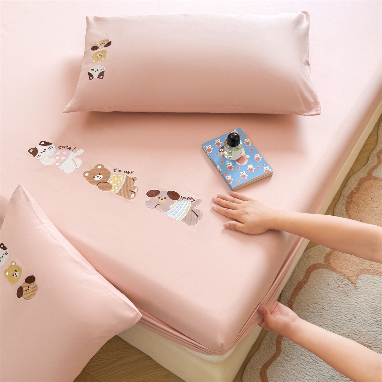 91家纺网 家纺一手货源 找家纺 居眠 2026新款A类全棉卡通刺绣单层童话乐园床笠 童话乐园-粉