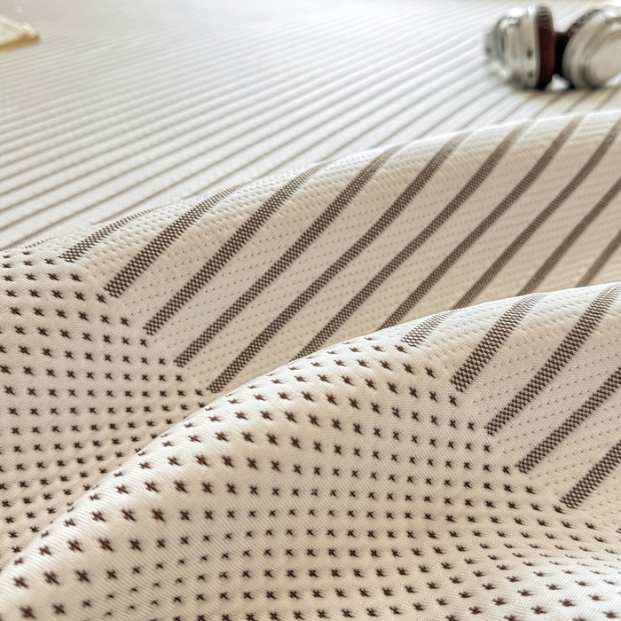 91家纺网 家纺一手货源 找家纺 梦初语 2026春夏新款刺绣凉感豆豆冰丝软席三件套（400克加厚 夹层加捻 不起球 可机洗） 清风条韵-咖