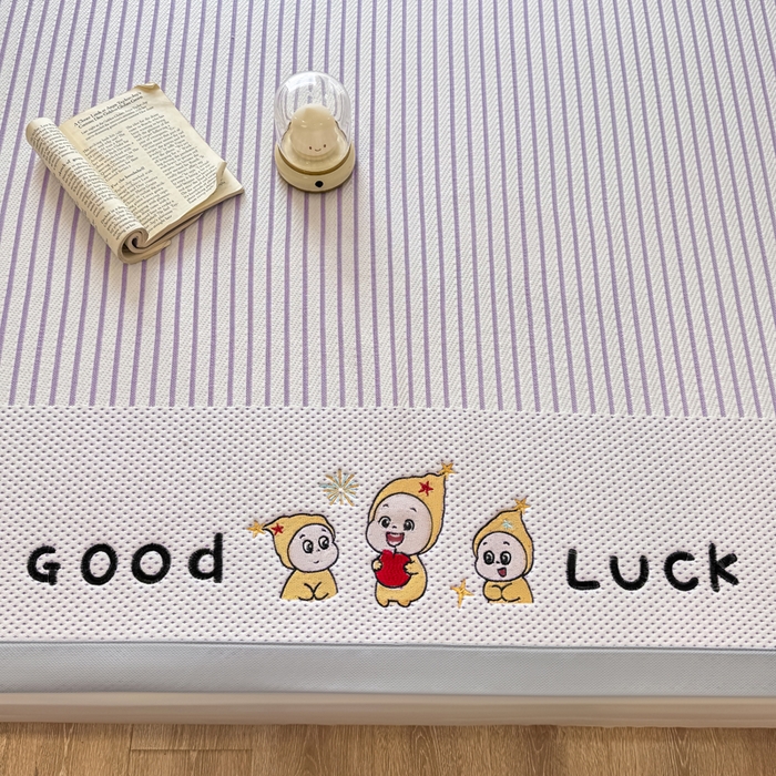 91家纺网 家纺一手货源 找家纺 梦初语 2026春夏新款刺绣凉感豆豆冰丝软席三件套（400克加厚 夹层加捻 不起球 可机洗） 清风条韵-紫