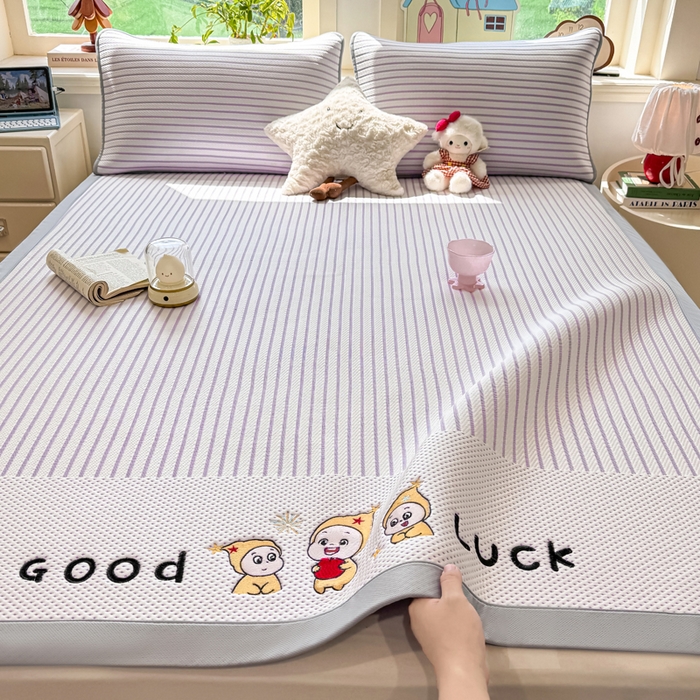 91家纺网 家纺一手货源 找家纺 梦初语 2026春夏新款刺绣凉感豆豆冰丝软席三件套（400克加厚 夹层加捻 不起球 可机洗） 清风条韵-紫