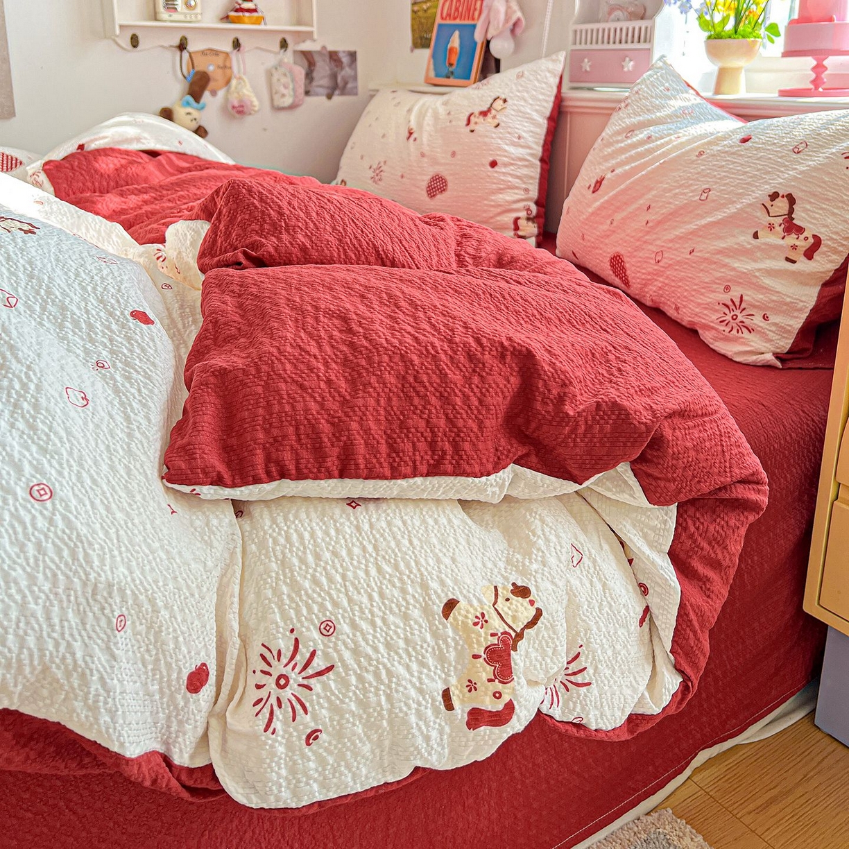 91家纺网 家纺一手货源 找家纺 欧妮家纺 2026新款泡芙棉印花四件套-跑量款 泡芙-鸿运小马