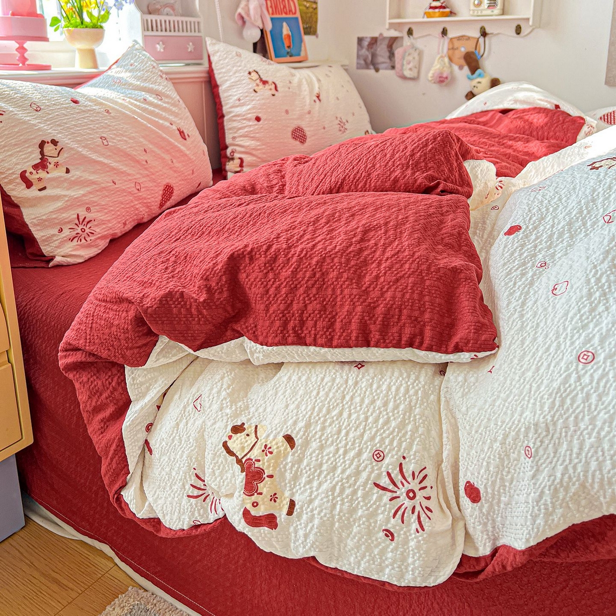 91家纺网 家纺一手货源 找家纺 欧妮家纺 2026新款泡芙棉印花四件套-跑量款 泡芙-鸿运小马