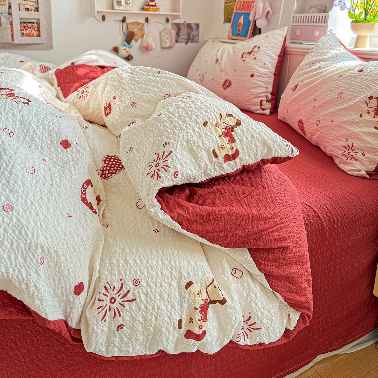 91家纺网 家纺一手货源 找家纺 欧妮家纺 2026新款泡芙棉印花四件套-跑量款 泡芙-鸿运小马