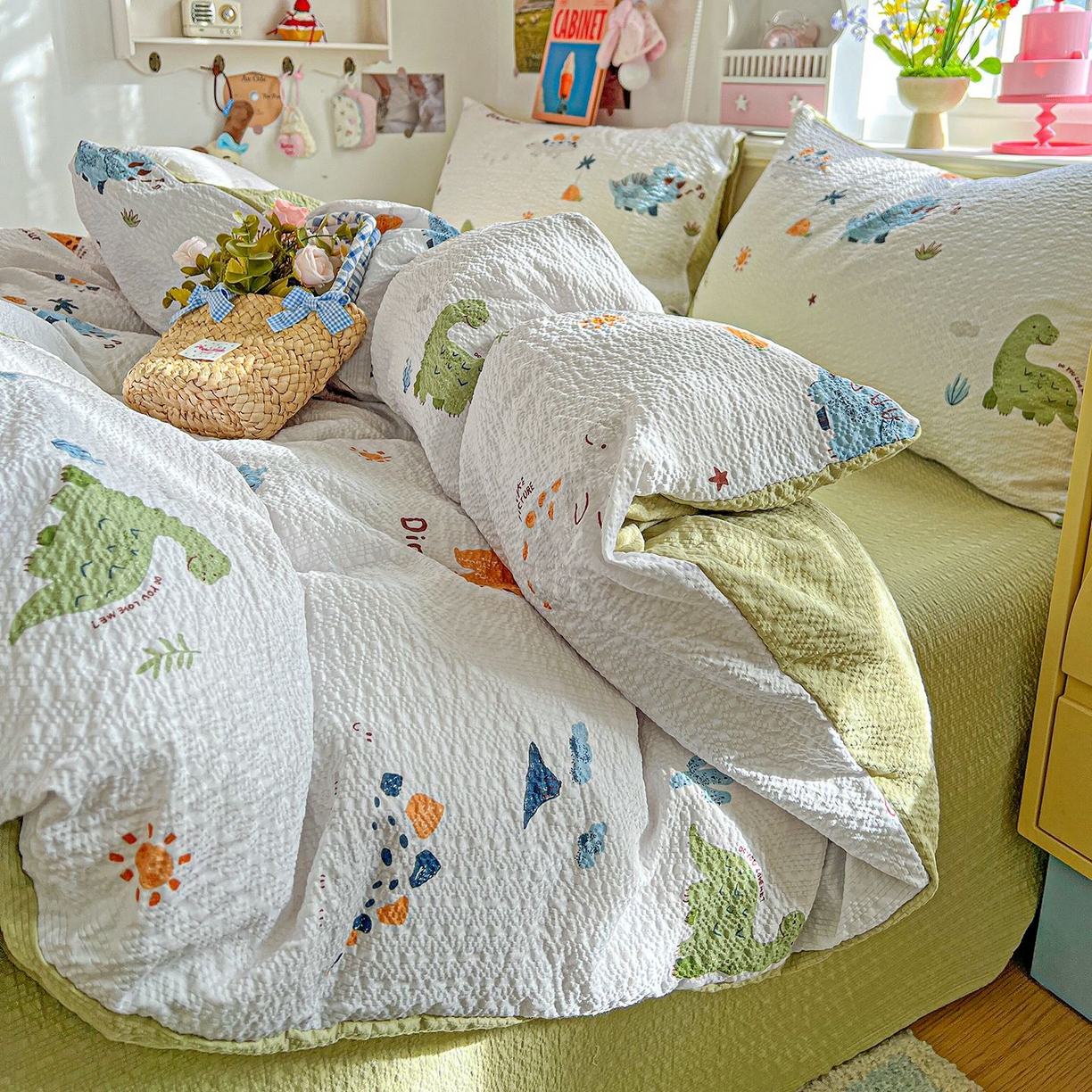 91家纺网 家纺一手货源 找家纺 欧妮家纺 2026新款泡芙棉印花四件套-跑量款 泡芙-恐龙日记