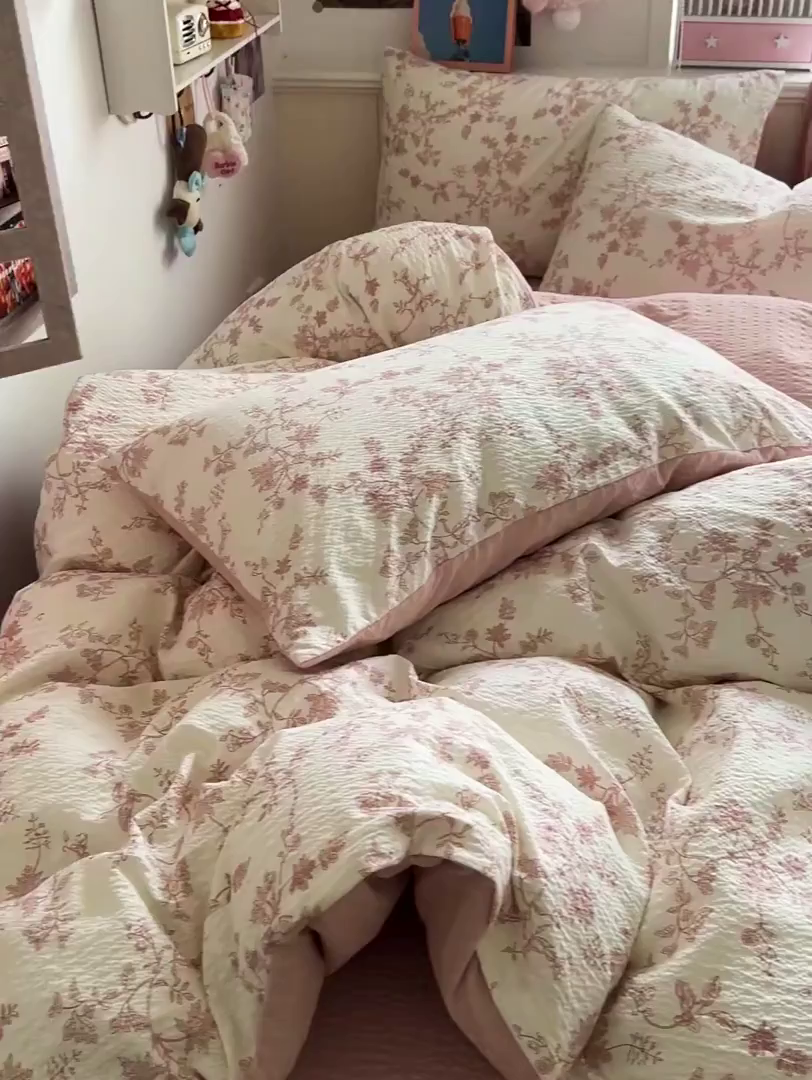 91家纺网 家纺一手货源 找家纺 欧妮家纺 2026新款泡芙棉印花四件套-跑量款 泡芙-花蔓（粉）