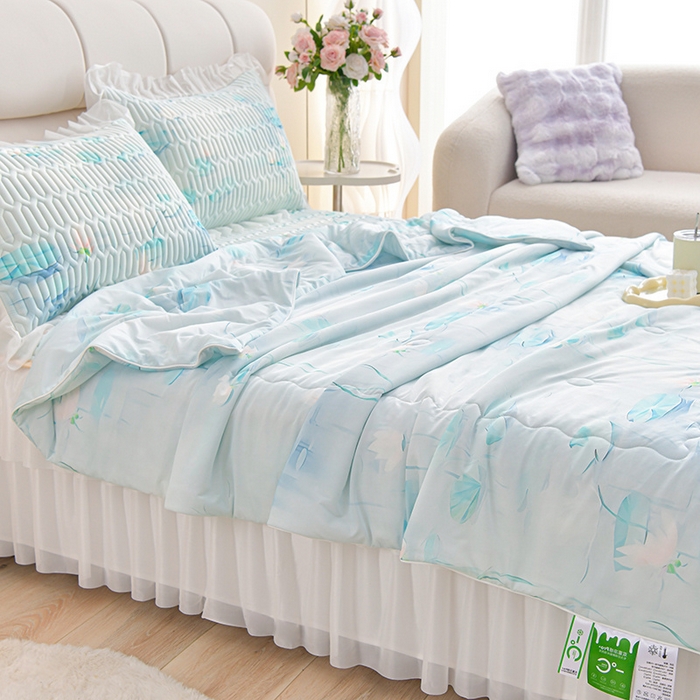 91家纺网 家纺一手货源 找家纺 畅畅家纺 2026春夏新款凉感丝乳胶床裙凉席三件套印花凉席席子-足球花 足球花-荷塘月色