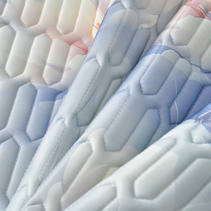 91家纺网 家纺一手货源 找家纺 畅畅家纺 2026春夏新款凉感丝乳胶床裙凉席三件套印花凉席席子-足球花 足球花-繁花-蓝