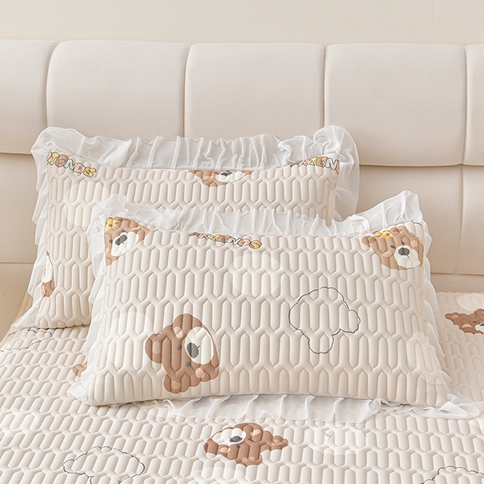 91家纺网 家纺一手货源 找家纺 畅畅家纺 2026春夏新款凉感丝乳胶床裙凉席三件套印花凉席席子-足球花 足球花-可爱小熊