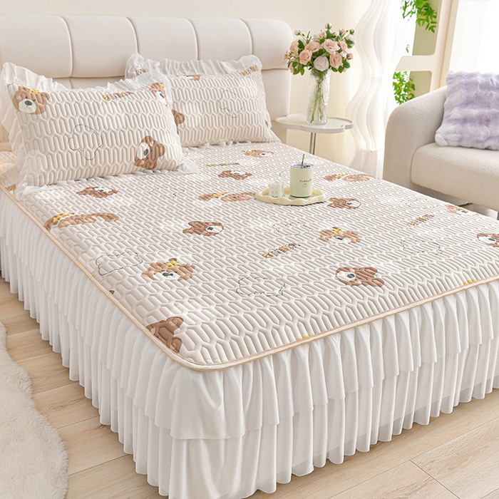 91家纺网 家纺一手货源 找家纺 畅畅家纺 2026春夏新款凉感丝乳胶床裙凉席三件套印花凉席席子-足球花 足球花-可爱小熊