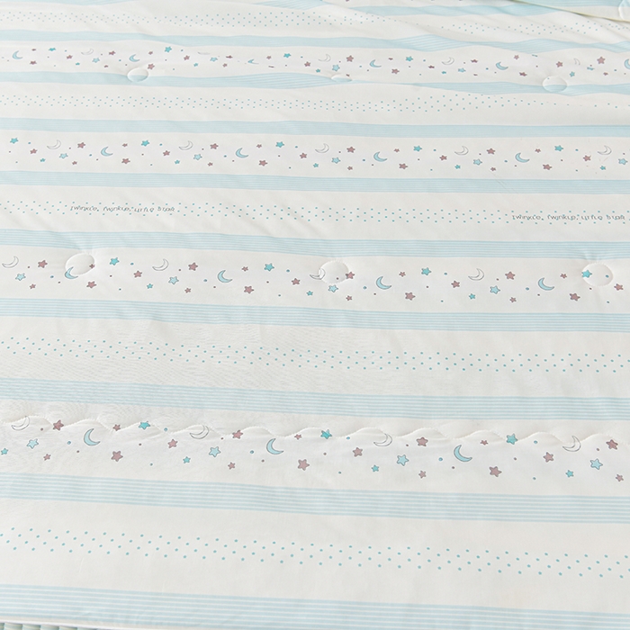 91家纺网 家纺一手货源 找家纺 畅畅家纺 2026春夏新款凉感丝乳胶床裙凉席三件套印花凉席席子-足球花 足球花-星光灿烂