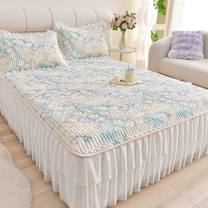 91家纺网 家纺一手货源 找家纺 畅畅家纺 2026春夏新款凉感丝乳胶床裙凉席三件套印花凉席席子-足球花 足球花-凡可