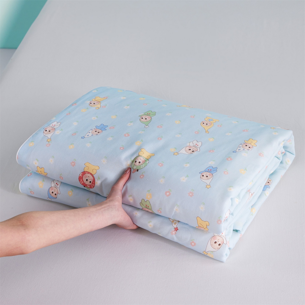 91家纺网 家纺一手货源 找家纺 瑞米家居 2026新款A类冰纱双感被夏被夏凉被空调被 花园萌宠-蓝