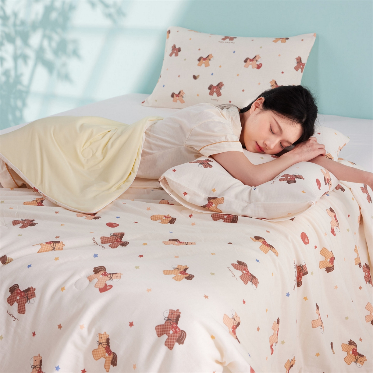 91家纺网 家纺一手货源 找家纺 瑞米家居 2026新款A类冰纱双感被夏被夏凉被空调被 木马-米