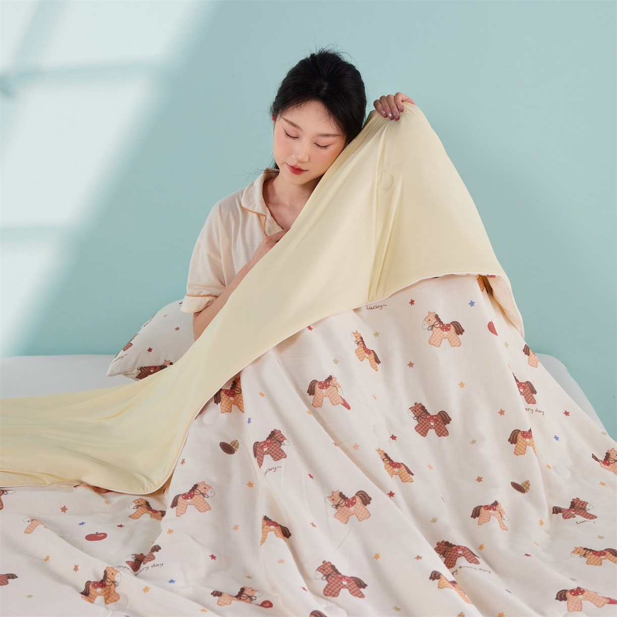 91家纺网 家纺一手货源 找家纺 瑞米家居 2026新款A类冰纱双感被夏被夏凉被空调被 木马-米