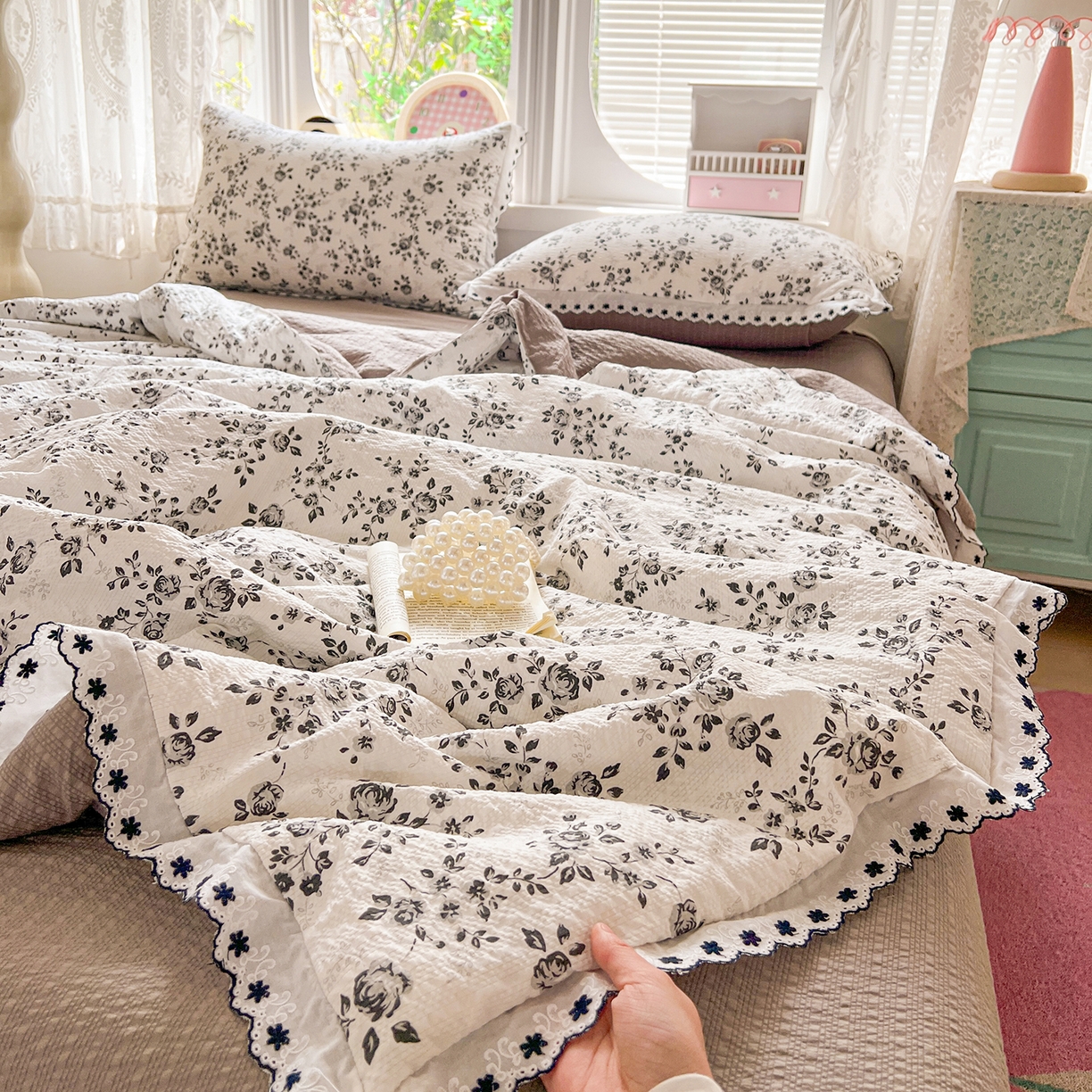 91家纺网 家纺一手货源 找家纺 恒尚居 2026新款A类泡芙纱花边夏被夏凉被空调被四套件 【黑玫瑰】全棉花边