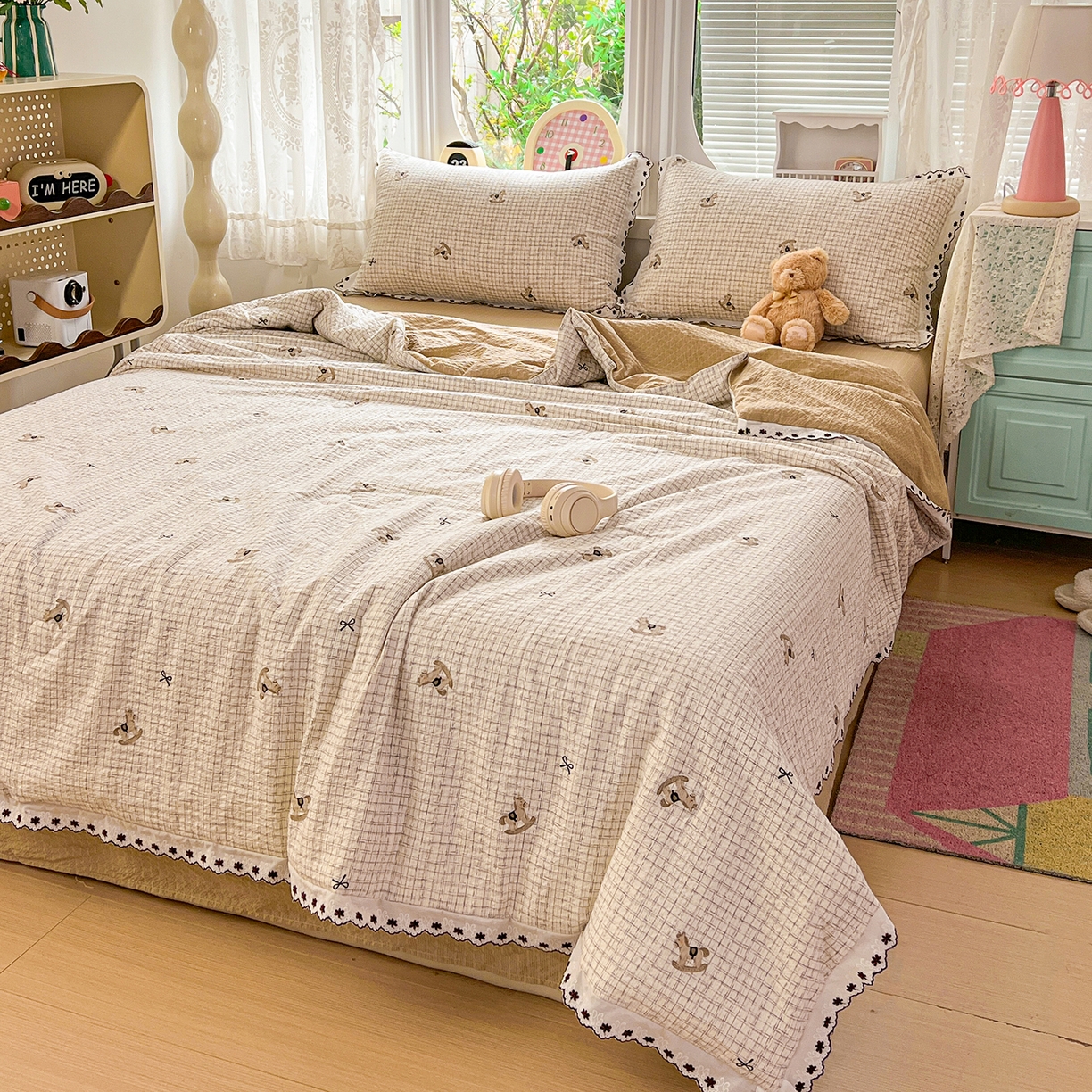 91家纺网 家纺一手货源 找家纺 恒尚居 2026新款A类泡芙纱花边夏被夏凉被空调被四套件 【细格木马】全棉花边