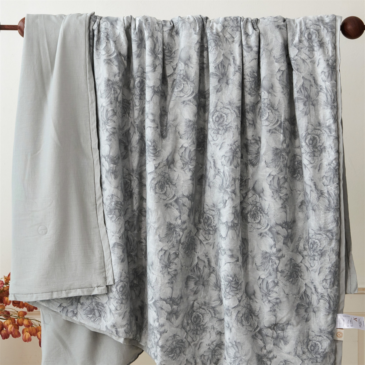 91家纺网 家纺一手货源 找家纺 瑞米家居 2026新款全棉色织花夏被夏凉被空调被 花与月-中灰