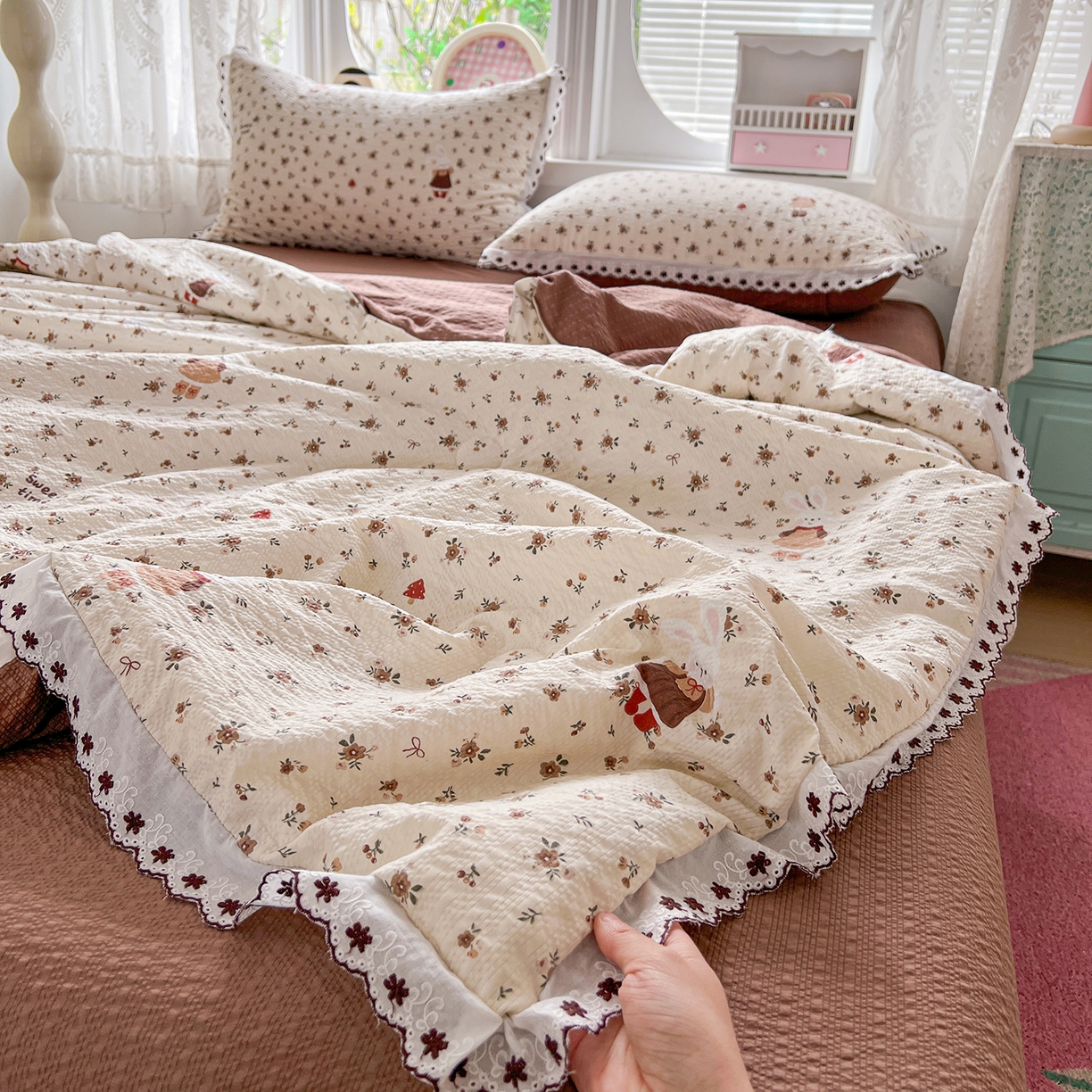 91家纺网 家纺一手货源 找家纺 恒尚居 2026新款A类泡芙纱花边夏被夏凉被空调被四套件 【花雨小兔】全棉花边