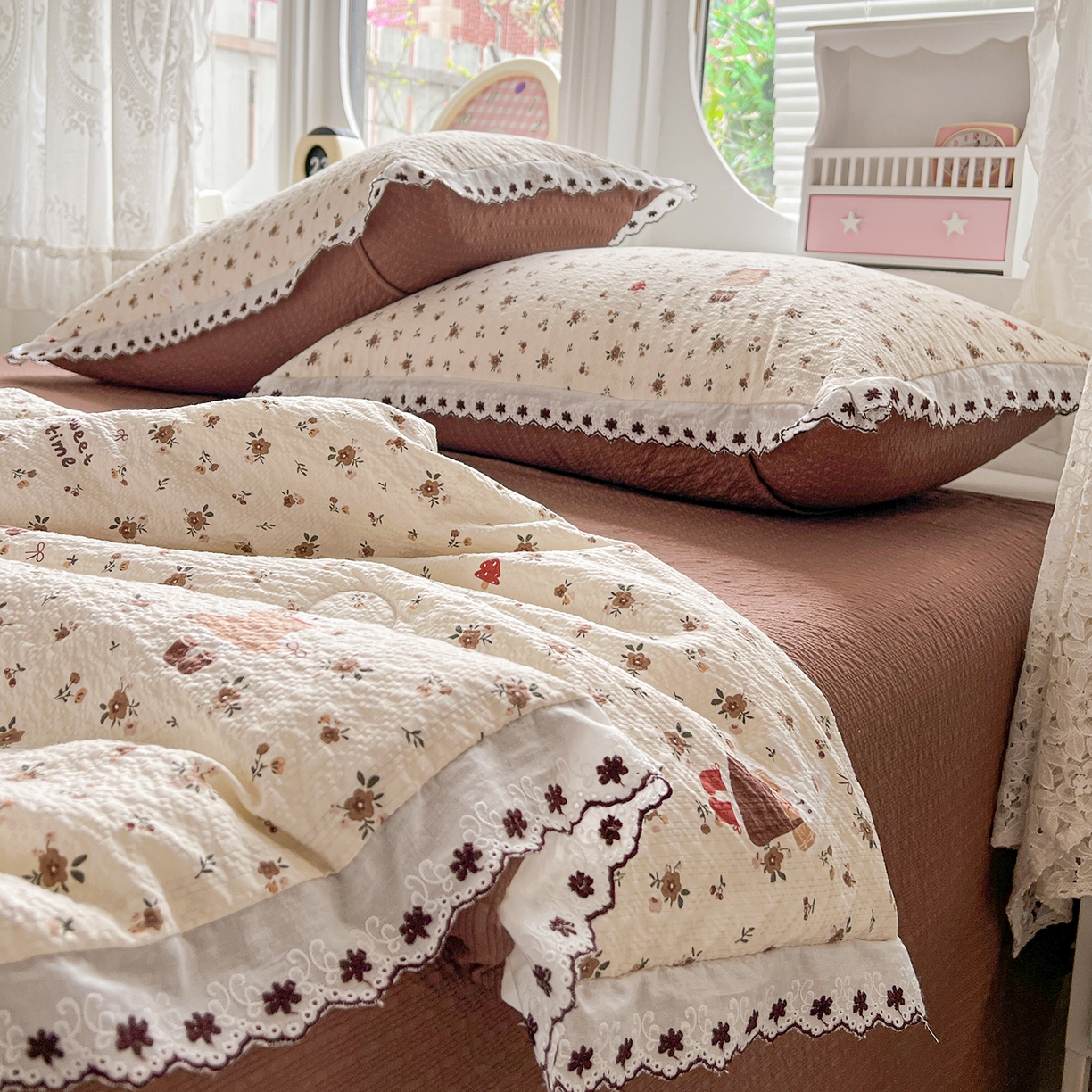 91家纺网 家纺一手货源 找家纺 恒尚居 2026新款A类泡芙纱花边夏被夏凉被空调被四套件 【花雨小兔】全棉花边